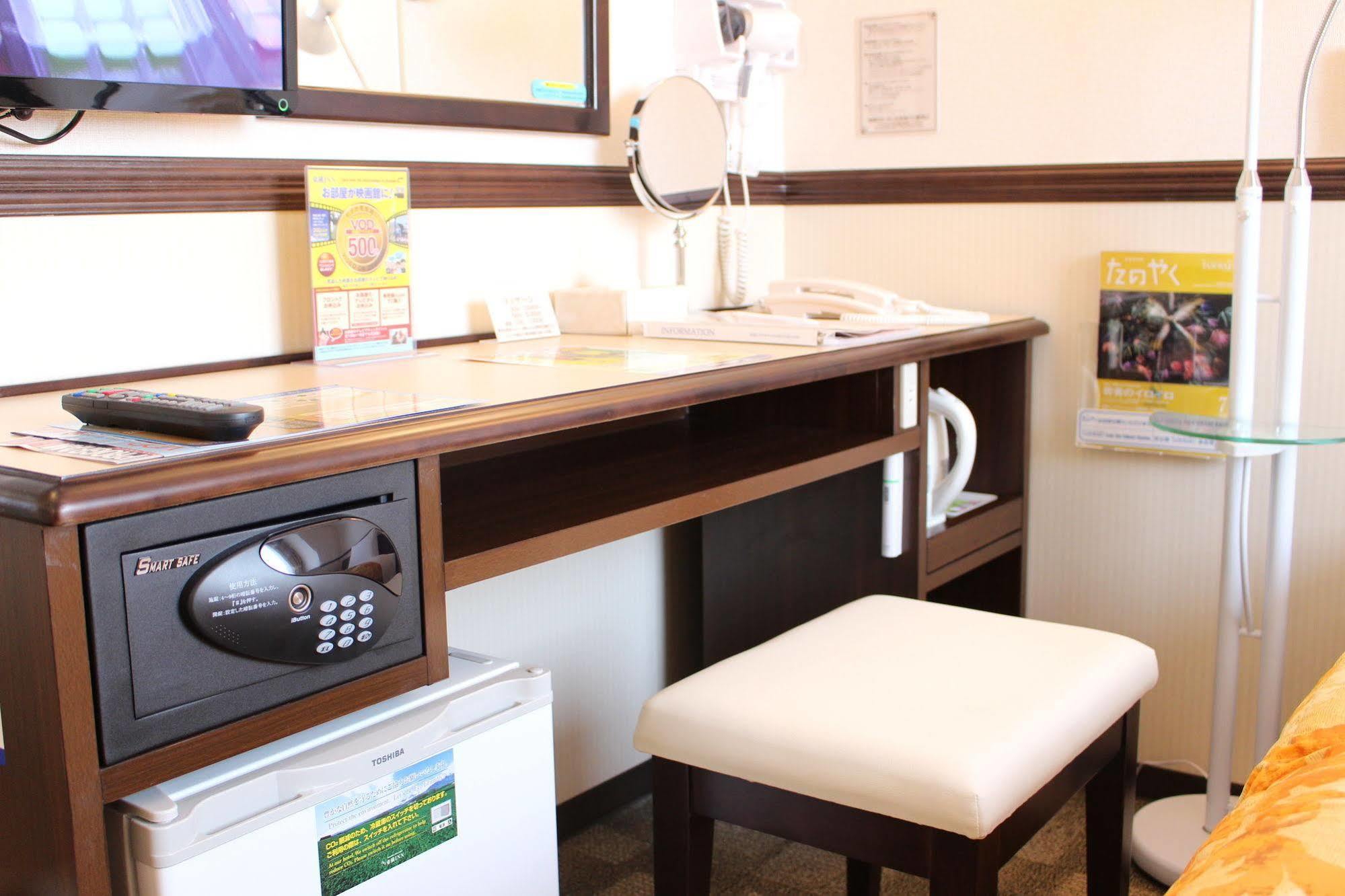 Toyoko Inn Kashiwa Eki Nishi Guchi Εξωτερικό φωτογραφία